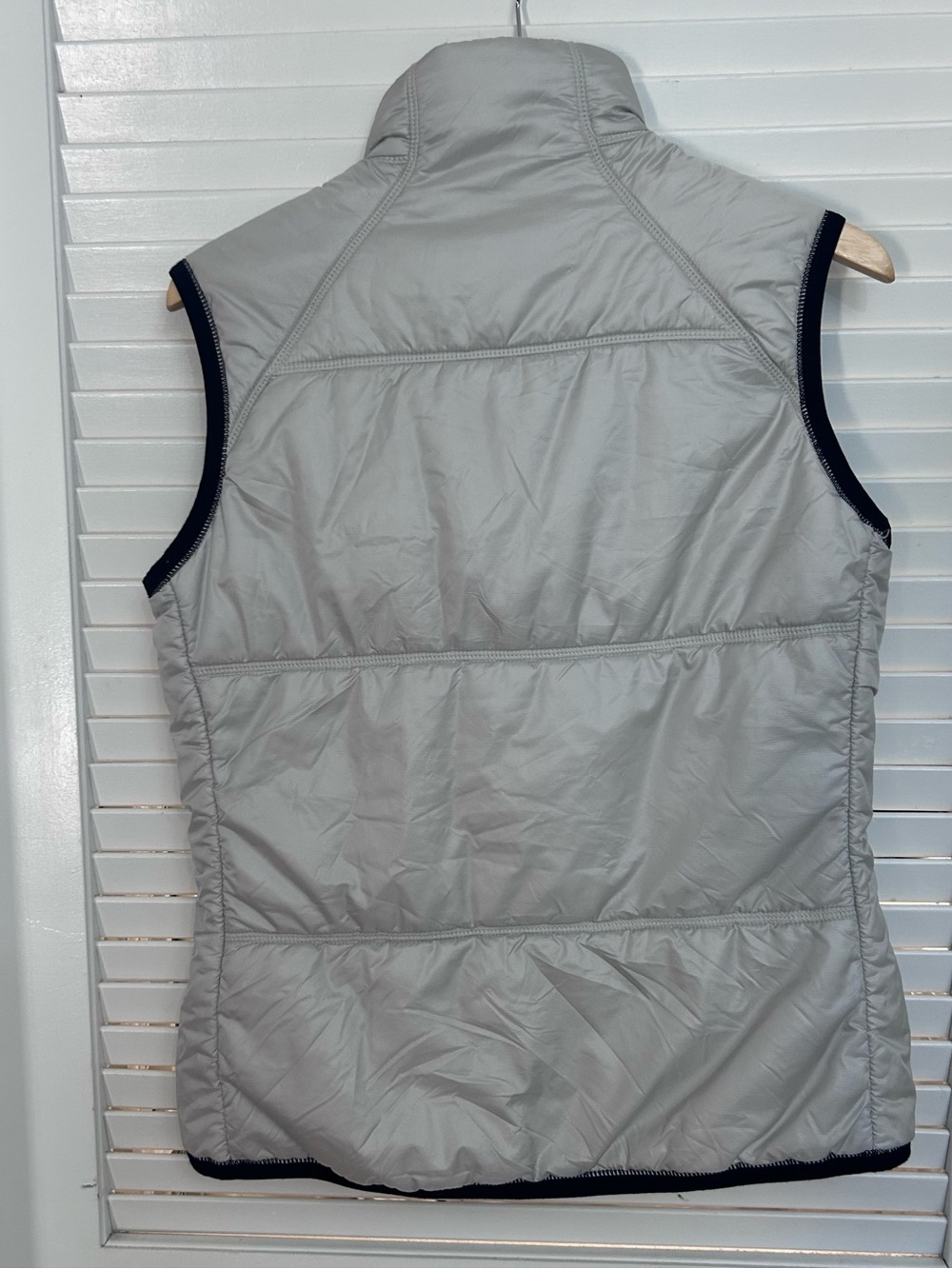 🩶MAKE OFFER🩶 66°North Women's Gray Outdoor Lightweight Puffer Quilted Vest Large - Picture 6 of 8